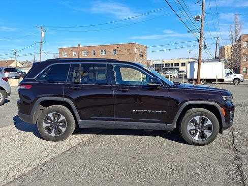 Used 2022 Jeep Grand Cherokee Limited 4xe image 7