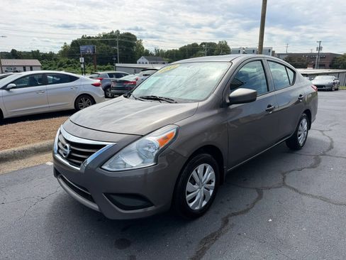 Used 2017 Nissan Versa S Plus FWD image 3