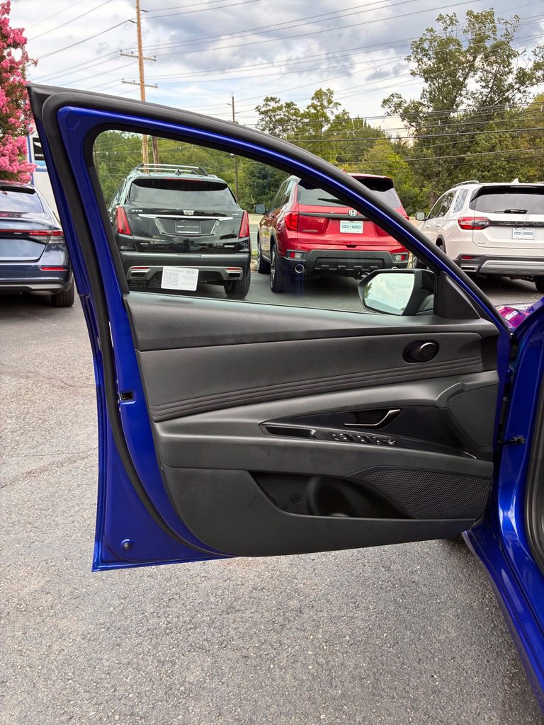 Certified 2025 Hyundai Elantra SEL FWD image 26