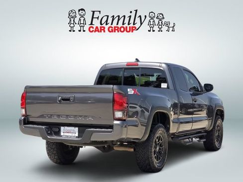 Used 2020 Toyota Tacoma SR w/ SX Package RWD image 4