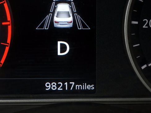 Used 2021 Nissan Versa SV image 26