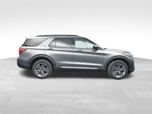 New 2025 Ford Explorer Active w/ Active Comfort Package image 9