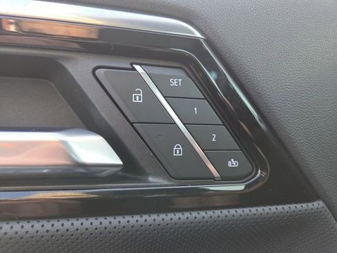 Used 2024 GMC Sierra EV Denali image 10