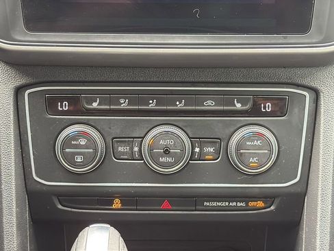 Used 2020 Volkswagen Atlas SE w/ Towing Package image 25