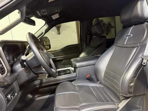 Used 2025 Ford F350 Platinum w/ FX4 Off-Road Package AWD/4WD image 15