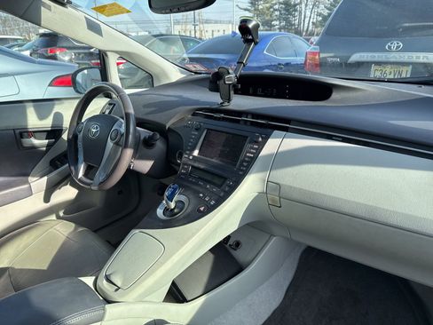 Used 2010 Toyota Prius Five image 9