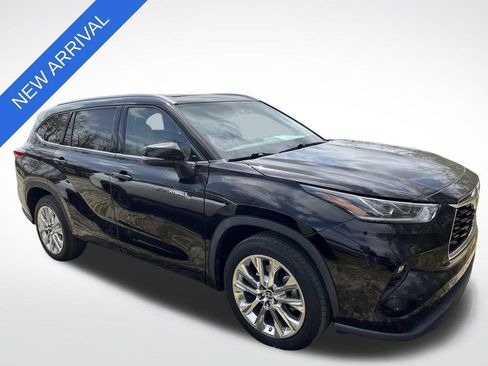 Used 2020 Toyota Highlander Limited image 2
