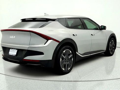 Used 2025 Kia EV6 Light w/ Light LR Technology Package RWD image 5