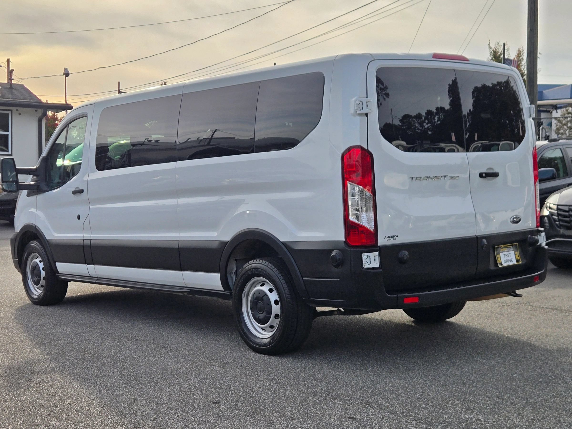 Used 2020 Ford Transit 350 XL RWD image 4