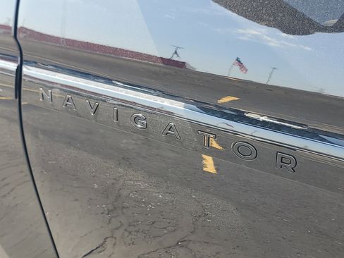 New 2026 Lincoln Navigator L Reserve AWD/4WD image 7