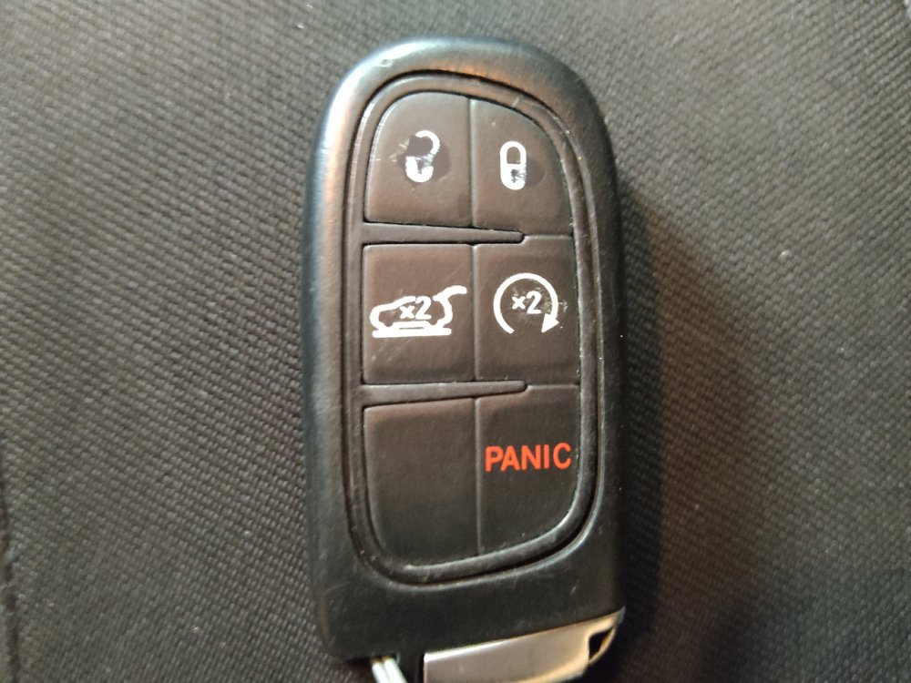Used 2017 Jeep Cherokee Latitude w/ Comfort/Convenience Group AWD/4WD image 32