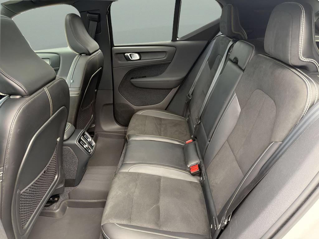 Used 2021 Volvo XC40 T5 R-Design w/ Climate Package AWD/4WD image 20