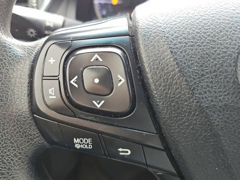 Used 2016 Toyota Camry LE image 9