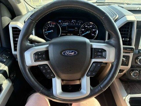 Used 2019 Ford F250 Lariat w/ Lariat Ultimate Package AWD/4WD image 22