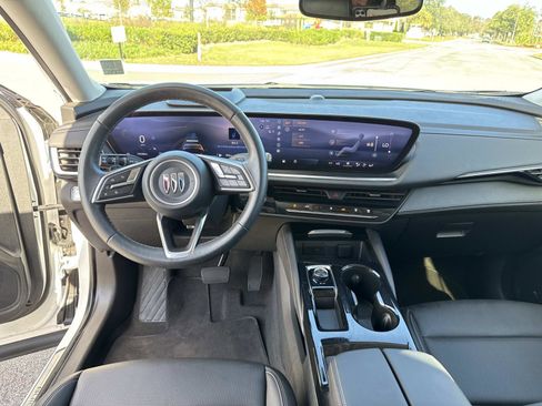 Used 2025 Buick Envision Preferred image 16