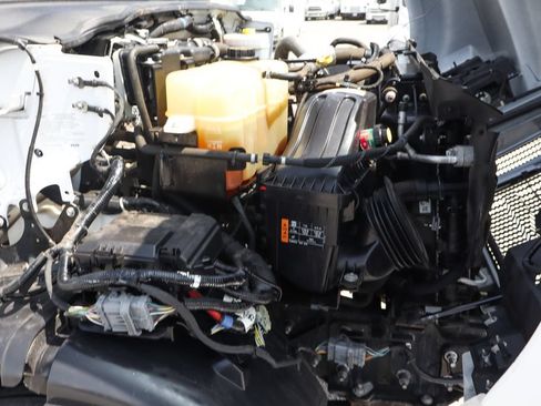 Used 2023 Ford F650 2WD Crew Cab Super Duty image 13