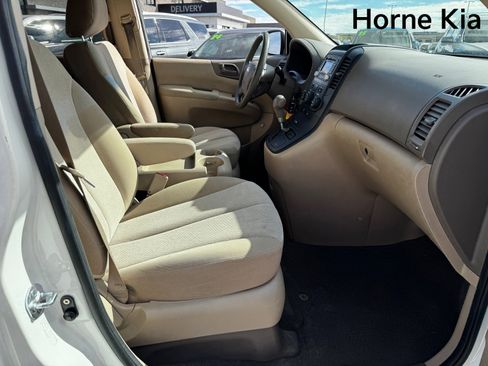 Used 2012 Kia Sedona LX image 27