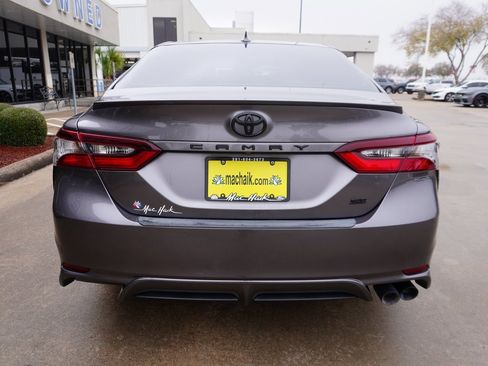 Used 2023 Toyota Camry SE image 5