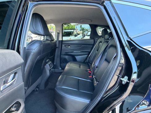 Certified 2025 Nissan Murano SV FWD image 11