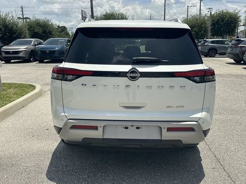 Used 2023 Nissan Pathfinder SL AWD/4WD image 8
