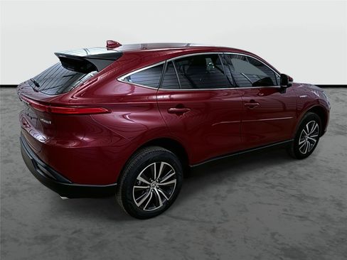 Used 2021 Toyota Venza LE image 4