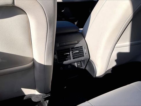 Used 2025 Land Rover Discovery Sport S image 38