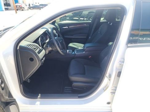 Used 2023 Chrysler 300 Touring w/ Sport Appearance Package RWD image 18