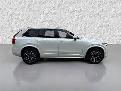 Used 2022 Volvo XC90 T5 Momentum w/ Advanced Package image 2