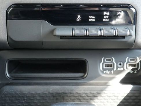Used 2023 RAM 1500 Big Horn AWD/4WD image 23