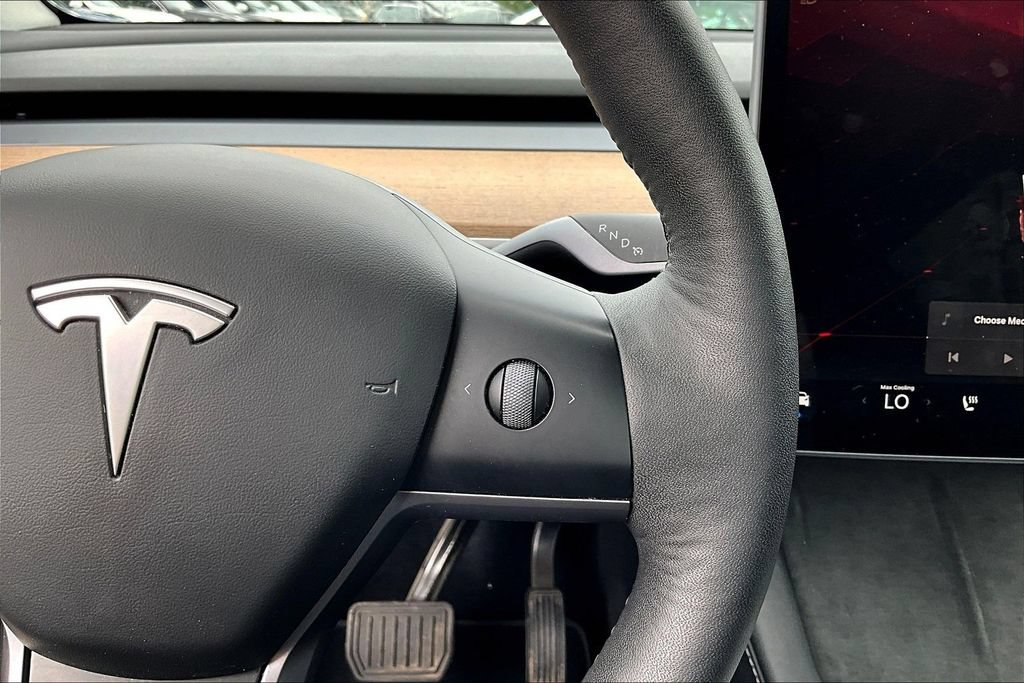 Used 2024 Tesla Model Y Long Range AWD/4WD image 12