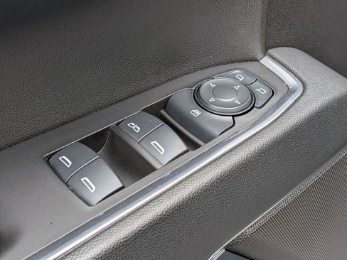 Used 2025 Chevrolet Silverado 1500 LT RWD image 14