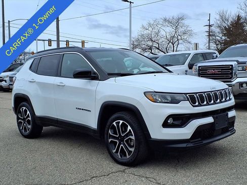 Used 2024 Jeep Compass Limited image 3