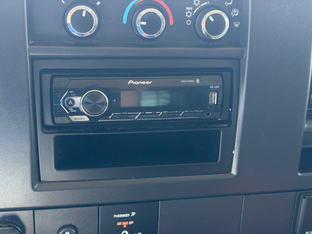 Used 2019 Chevrolet Express 2500 w/ Driver Convenience Package RWD image 27