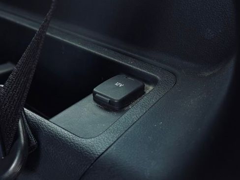 Used 2024 Ford Expedition Limited image 13