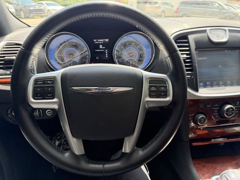 Used 2012 Chrysler 300 Limited RWD image 11