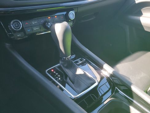 Used 2022 Jeep Compass Altitude w/ Sun and Sound Group image 26