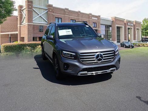 Certified 2025 Mercedes-Benz GLB 250 image 2