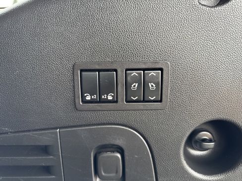 Used 2020 Cadillac Escalade Premium Luxury image 10