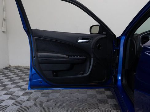 Used 2018 Dodge Charger R/T RWD image 15