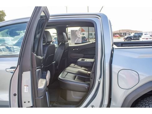 Used 2024 GMC Canyon Denali AWD/4WD image 16