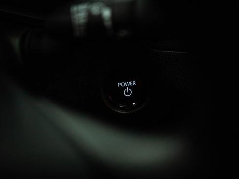 Used 2025 Toyota Camry LE w/ Convenience Package image 18