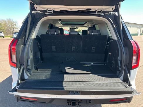 Used 2025 Ford Expedition Active AWD/4WD image 29