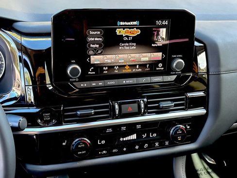 New 2025 Nissan Pathfinder SV w/ SV Premium Package image 17