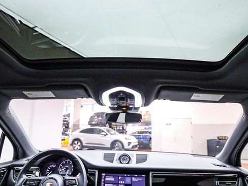 Used 2022 Porsche Macan S image 20