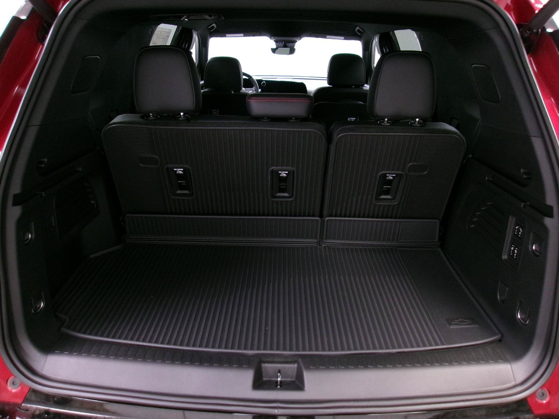 New 2026 Chevrolet Traverse RS w/ LPO, Floor Liner Package FWD image 12