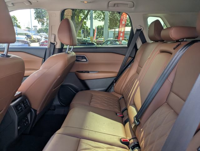 Certified 2026 Nissan Rogue Platinum w/ Platinum Premium Package AWD/4WD image 14
