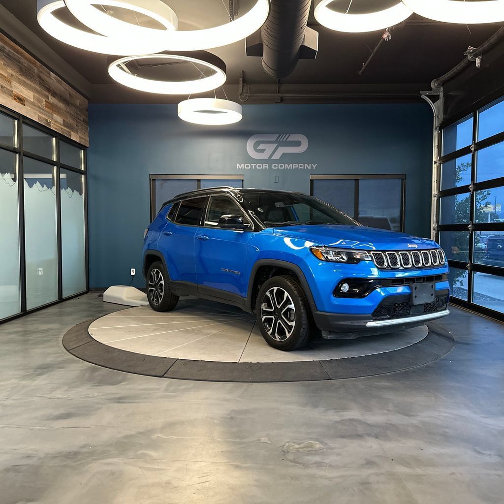 Used 2024 Jeep Compass Limited AWD/4WD image 1
