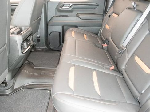 Used 2024 GMC Sierra 1500 AT4 w/ Technology Package AWD/4WD image 16
