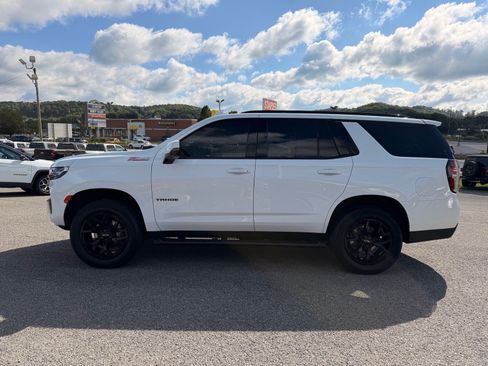 Used 2022 Chevrolet Tahoe Z71 w/ Luxury Package AWD/4WD image 3