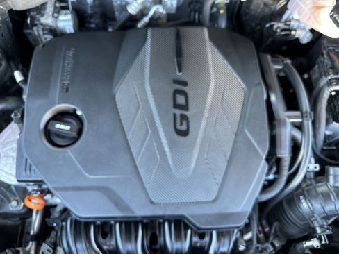 Used 2023 Kia Sorento LX image 18